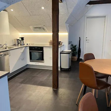Bed And Kitchen *